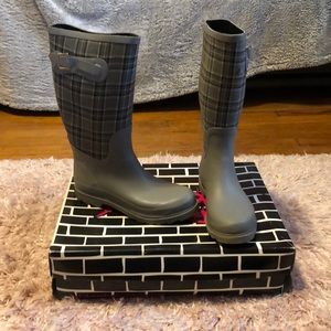 Rain boots